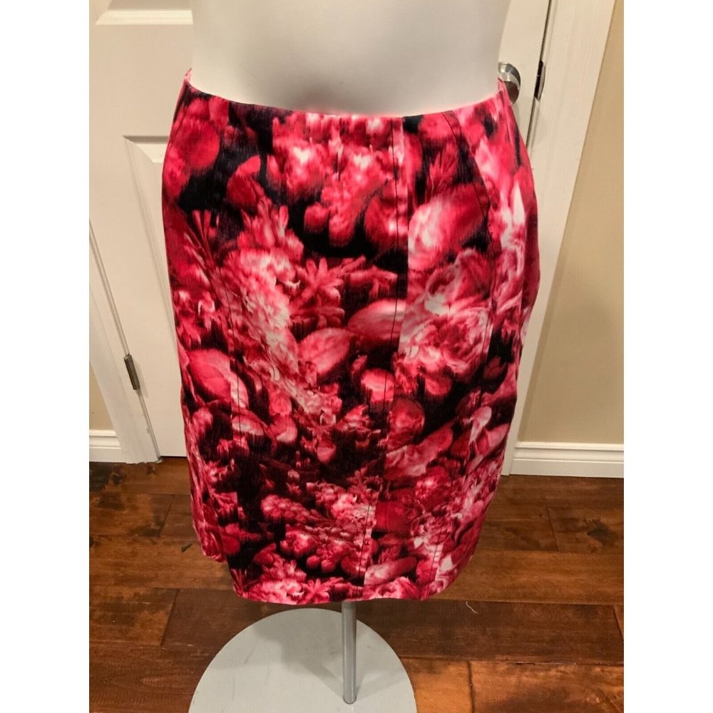 Carolina Herrera Pink & Black Floral Print Pencil Skirt, Size 4 NWT! $1390